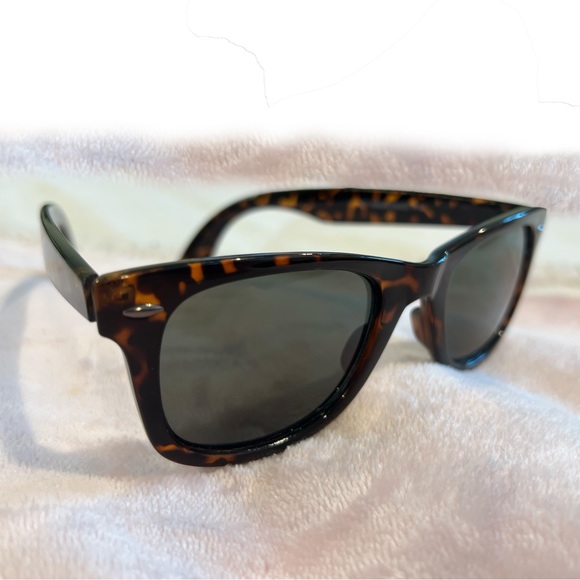 Tortoise Shell Sunglasses - Picture 1 of 6